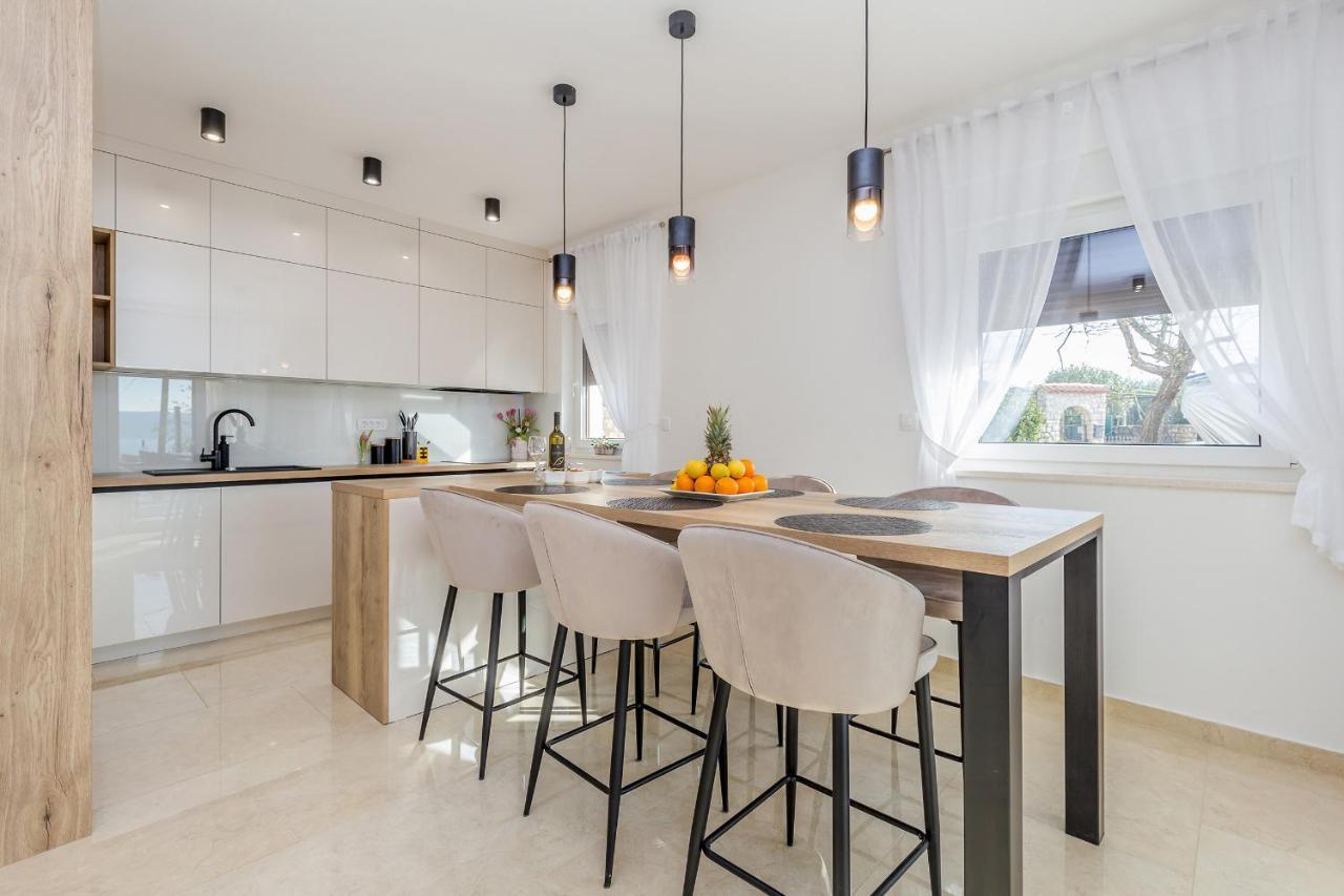 Holiday House Villa Andro Pinezići Εξωτερικό φωτογραφία