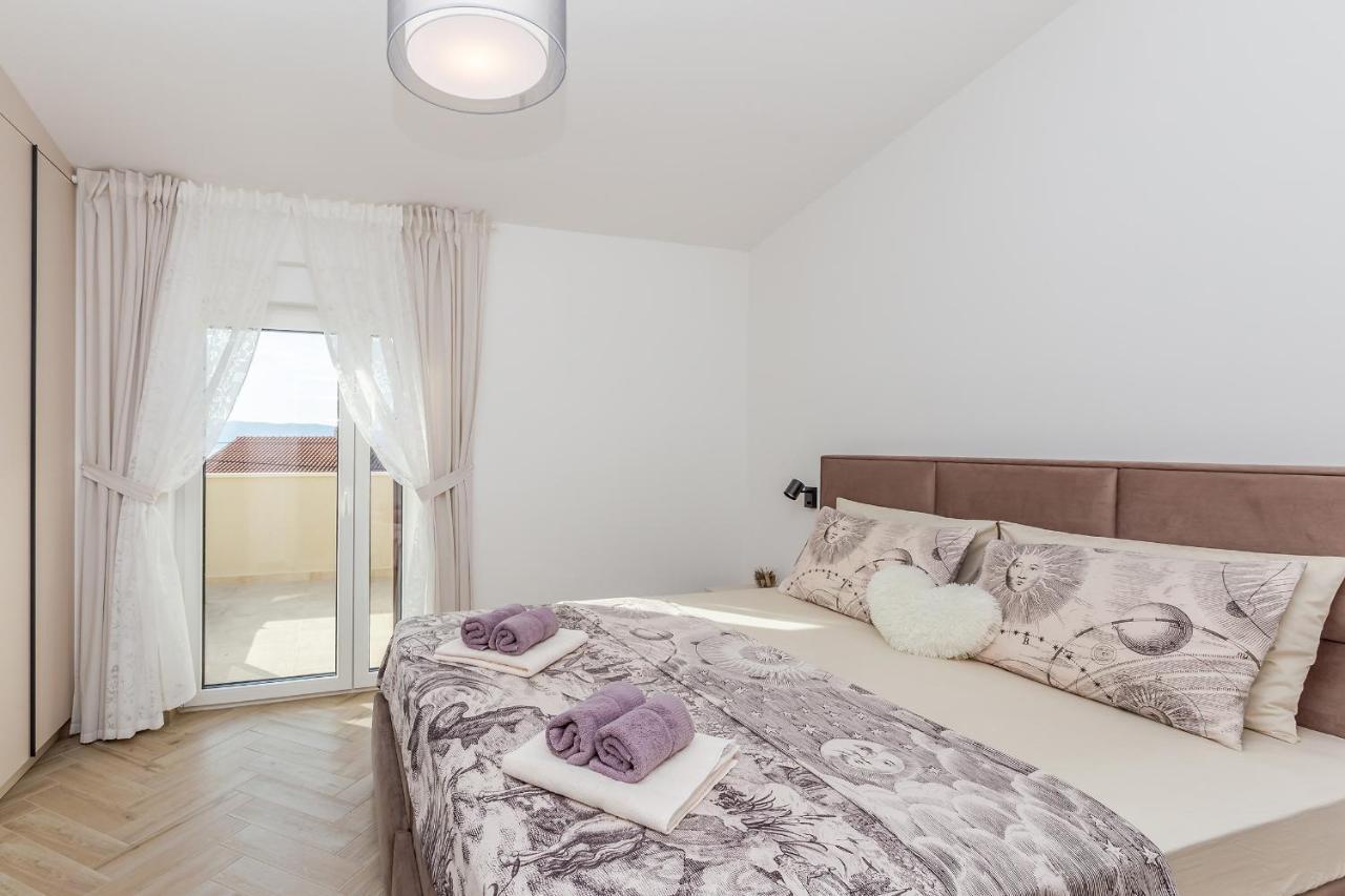 Holiday House Villa Andro Pinezići Εξωτερικό φωτογραφία