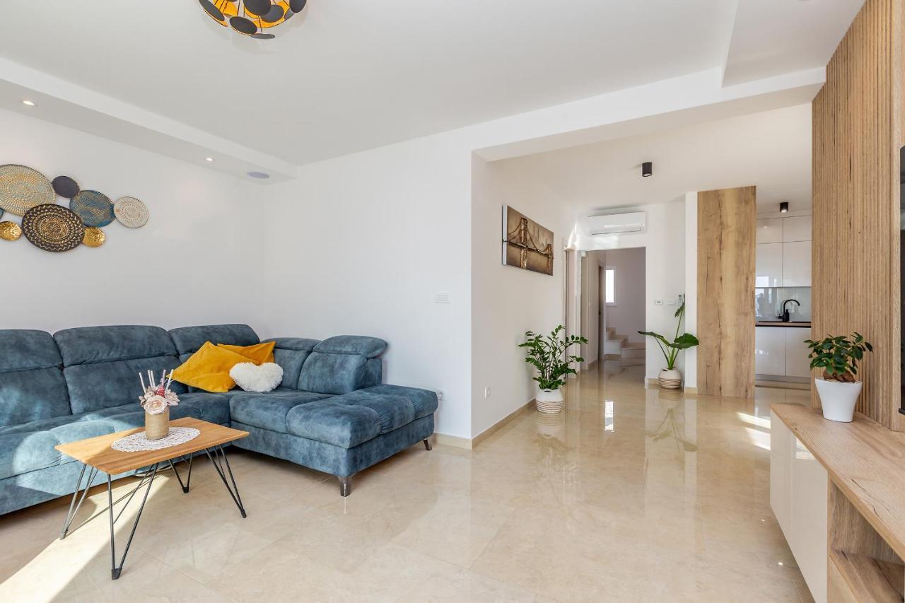 Holiday House Villa Andro Pinezići Εξωτερικό φωτογραφία