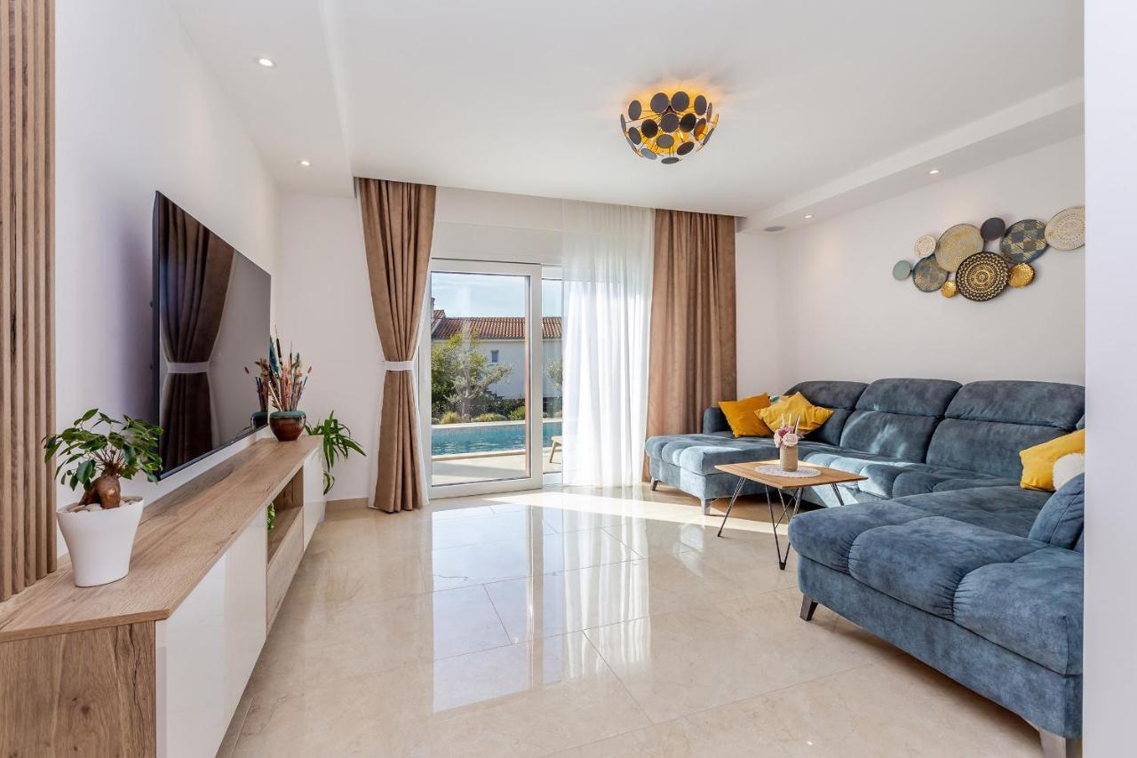 Holiday House Villa Andro Pinezići Εξωτερικό φωτογραφία