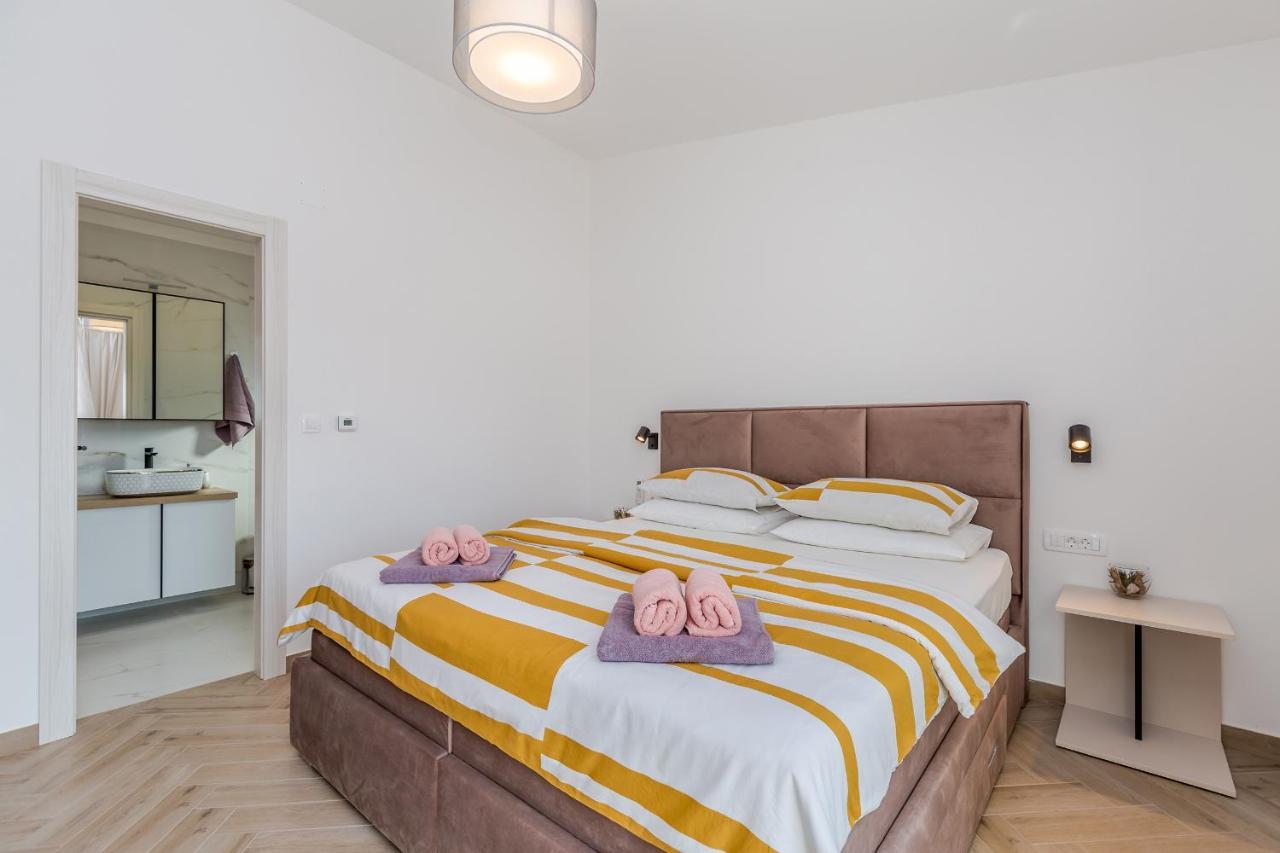 Holiday House Villa Andro Pinezići Εξωτερικό φωτογραφία