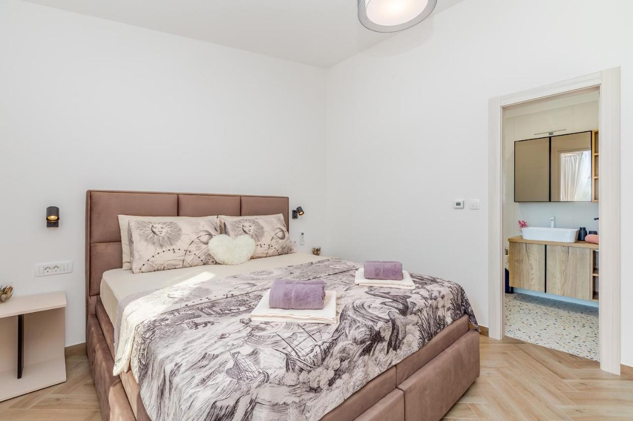 Holiday House Villa Andro Pinezići Εξωτερικό φωτογραφία