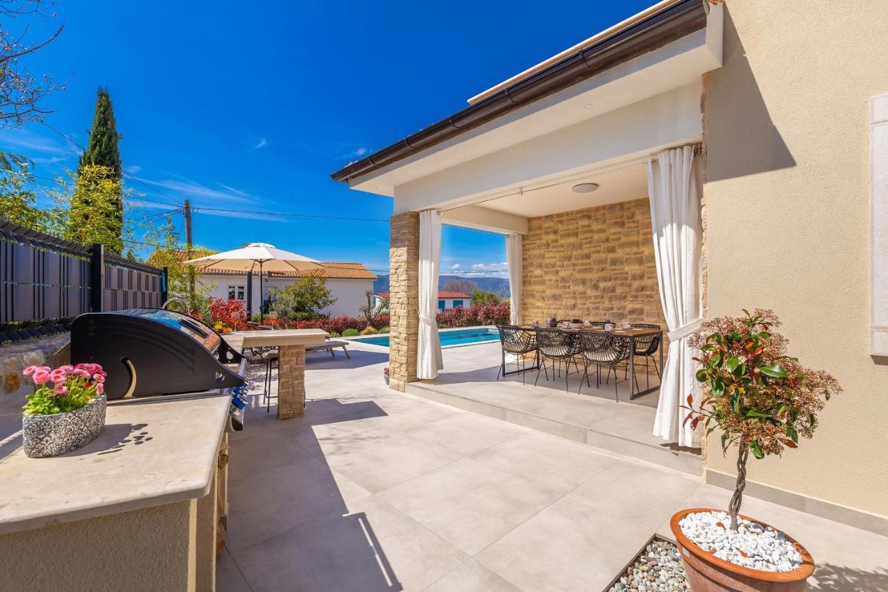 Holiday House Villa Andro Pinezići Εξωτερικό φωτογραφία